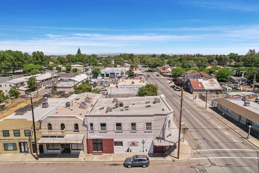 More Photos Of 2 N Main St, Lodi Storefront Retail Office For Sale