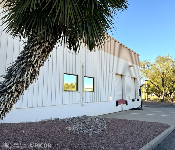 More Photos Of 2929 E Corona Rd, Tucson Light Distribution For Lease