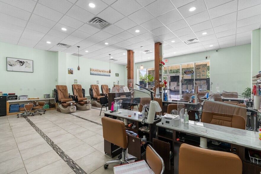 More Photos Of 3835-3841 SW Archer Rd, Gainesville Fast Food For Sale