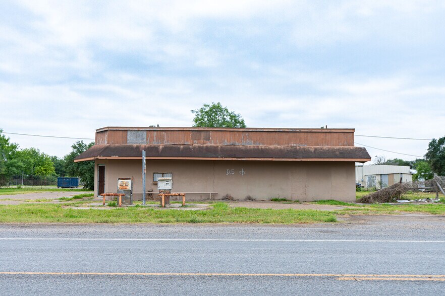 Primary Photo Of 29615 FM 493, Hargill General Retail For Sale