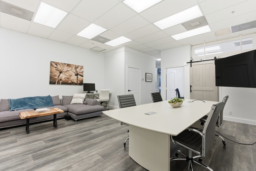 More Photos Of 3307 Northlake Blvd, Palm Beach Gardens Office For Sale