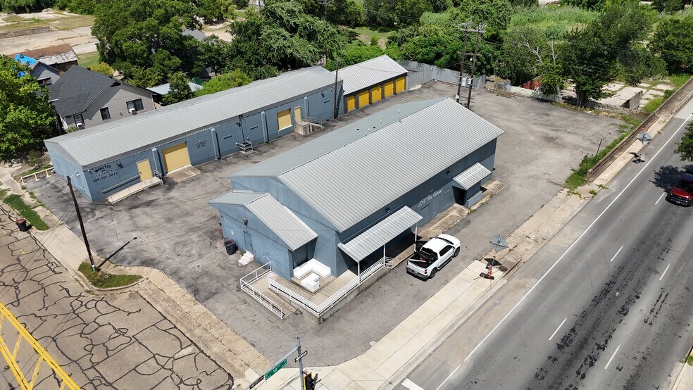More Photos Of 1811 Webster Ave, Waco Specialty For Sale