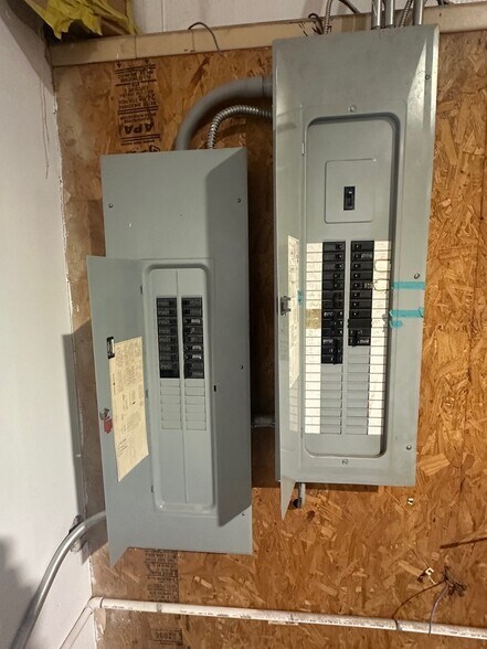 More Photos Of 6975 Campground Rd, Denver Warehouse For Lease