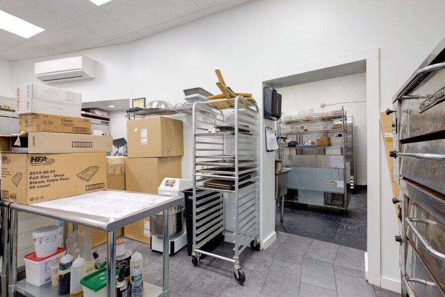 More Photos Of 1517 N 4th St, Philadelphia Showroom For Sale