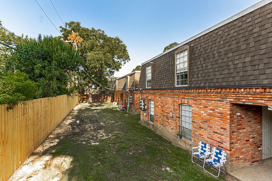 More Photos Of 901 Saint Rose Ave, Baton Rouge Apartments For Sale
