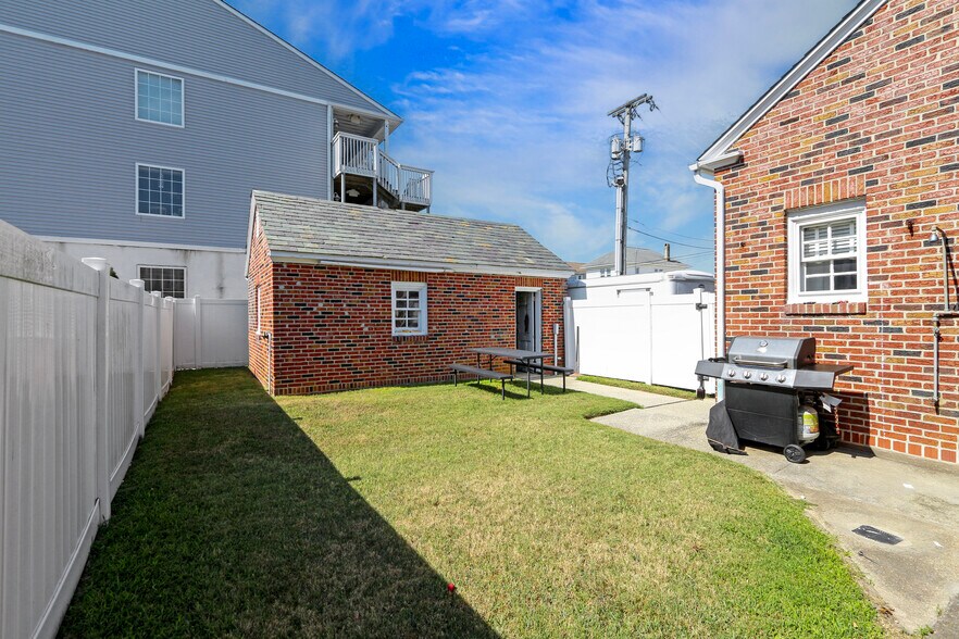 More Photos Of 5100 Atlantic Ave, Wildwood Hotel For Sale