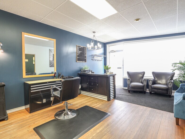 More Photos Of 5010 50 st, Stettler General Retail For Sale