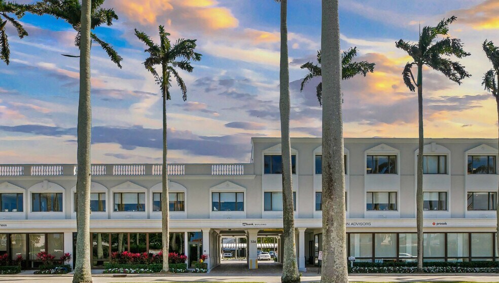Primary Photo Of 324 Royal Palm Way, Palm Beach Office For Lease