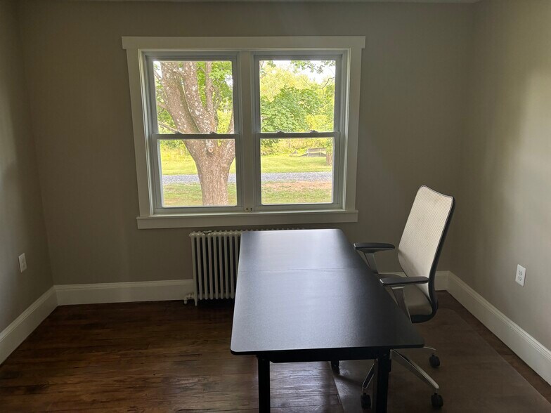 More Photos Of 16940 Hillsboro Rd, Purcellville Flex For Sale