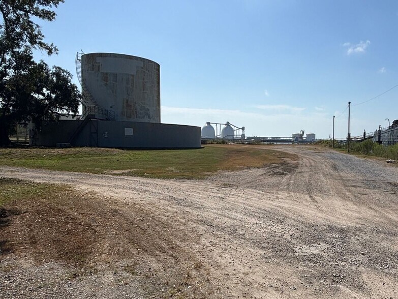 More Photos Of 5320 Ingalls Ave, Pascagoula Shipyard For Sale