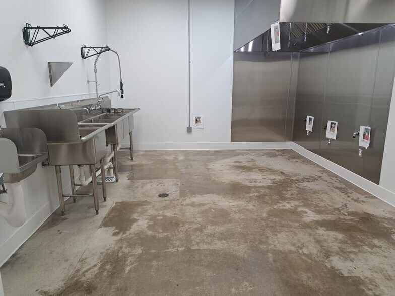 More Photos Of 1829 22nd St, Sacramento Warehouse For Lease