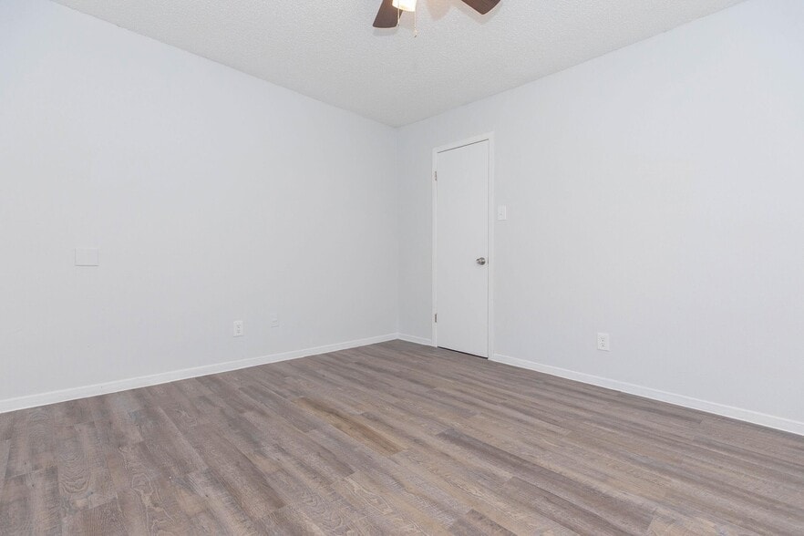 More Photos Of 6768 Renwick Dr, Houston Apartments For Sale