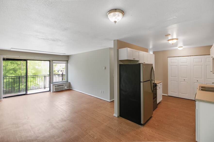 More Photos Of 720 W Michigan Ave, Jackson Apartments For Sale