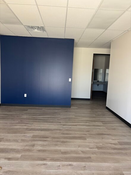 More Photos Of 11950 Alief Clodine Rd, Houston Light Distribution For Sale