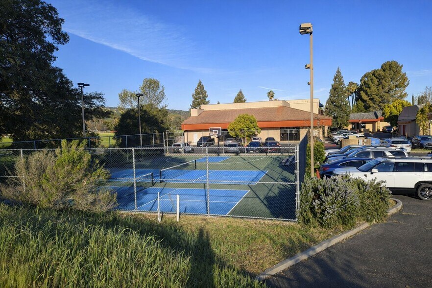 More Photos Of 3610 El Camino Real, Atascadero Sports And Entertainment For Sale
