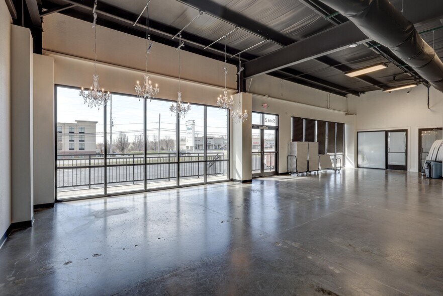 More Photos Of 2715 E 32nd St, Joplin Office For Lease