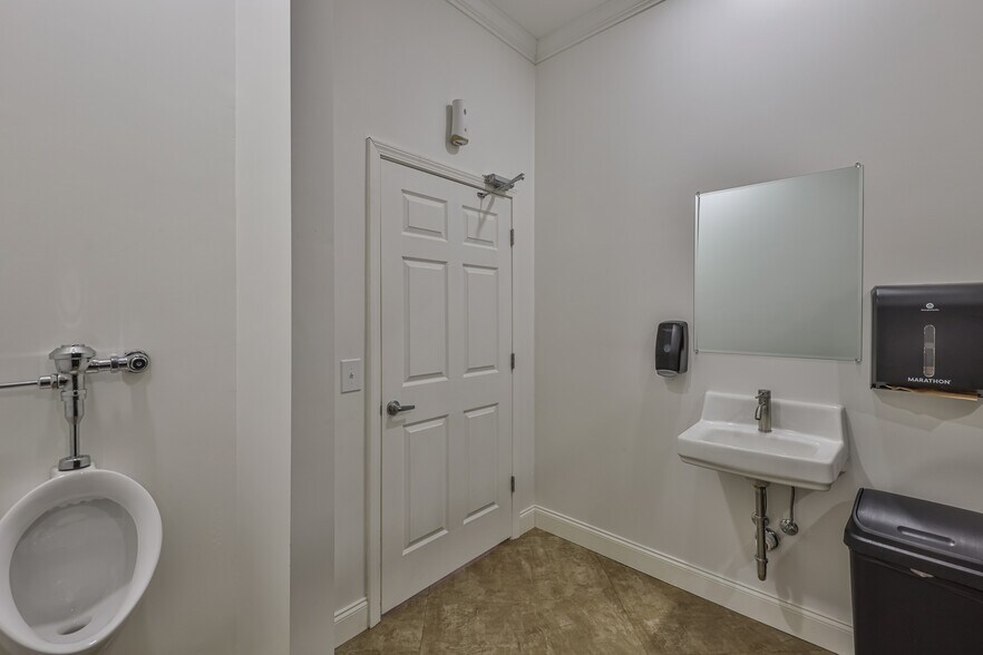 More Photos Of 115 Neal St, Martin General Retail For Sale