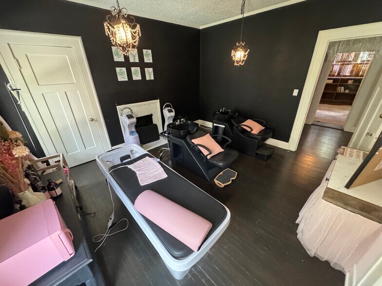 More Photos Of 110 W Adair St, Valdosta Office For Sale