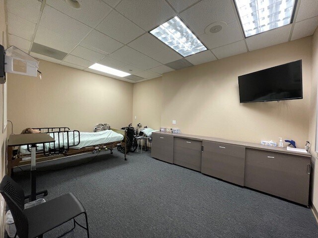 More Photos Of 91 Cernon St, Vacaville Office For Lease