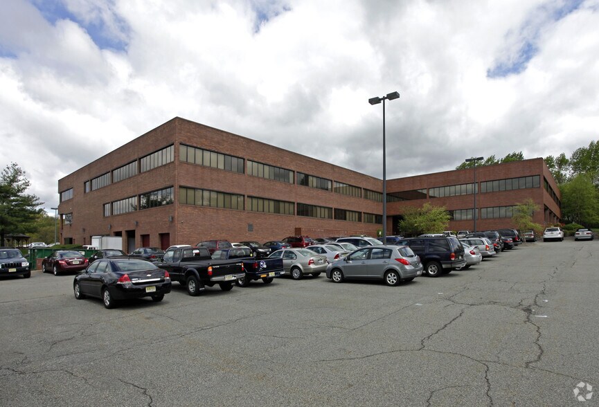 More Photos Of 960 MacArthur Blvd, Mahwah Office For Lease
