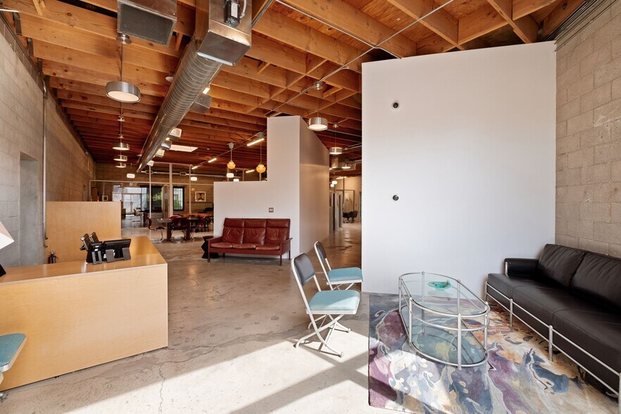 More Photos Of 5450-5458 W Washington Blvd, Los Angeles Office For Lease