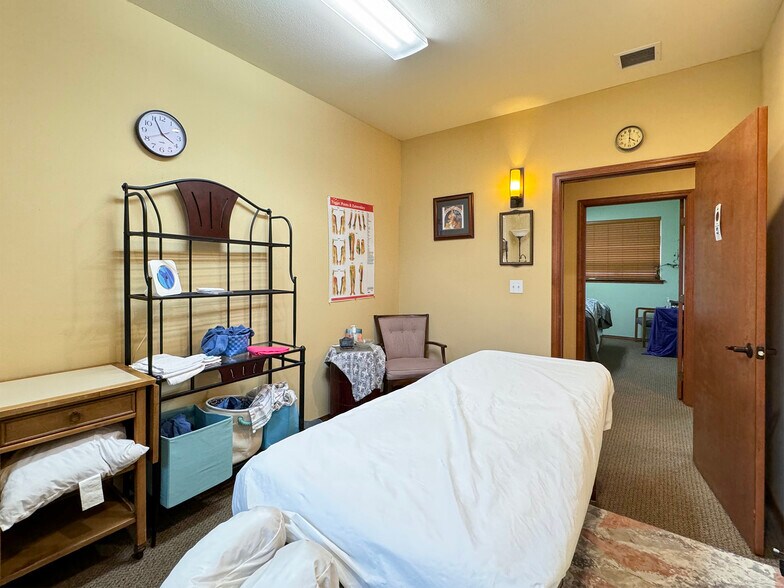 More Photos Of 534 N 5th Ave, Sequim Medical For Sale