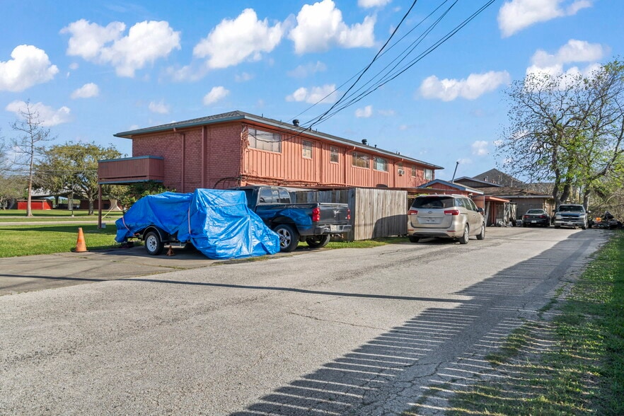 More Photos Of 2816 Lafferty Rd, Pasadena Apartments For Sale