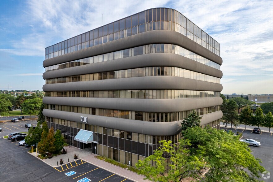 Primary Photo Of 710 Dorval Dr, Oakville Coworking Space