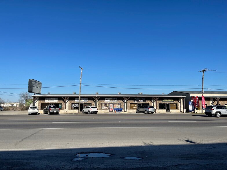 More Photos Of 128 N Saginaw Blvd, Saginaw Storefront Retail Office For Lease