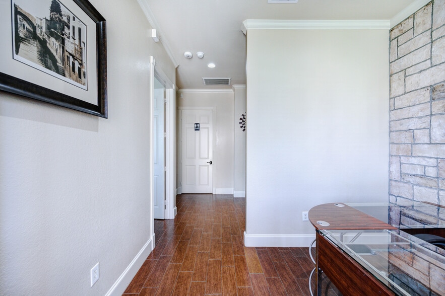 More Photos Of 1836 Snake River Rd, Katy Office Residential For Sale