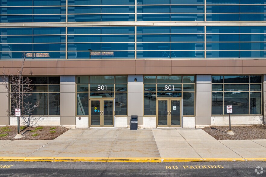 More Photos Of 801 S 60th St, West Allis Office For Lease