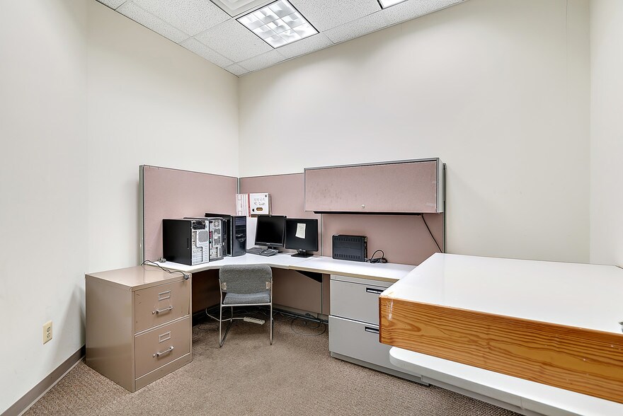 More Photos Of 4229 Lafayette Center Dr, Chantilly Office For Sale
