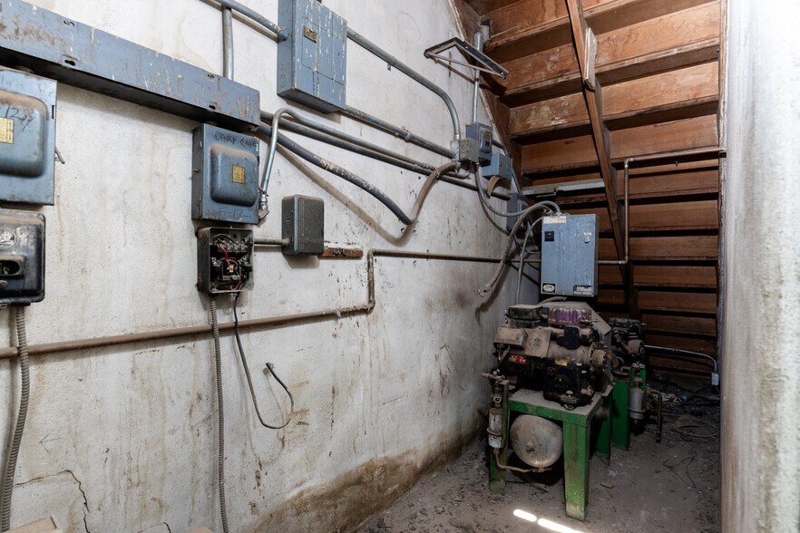 More Photos Of 200 N Florence St, Casa Grande Storefront For Sale