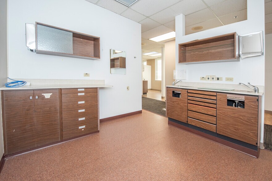 More Photos Of 4361 Boniface Pky, Anchorage Healthcare For Sale