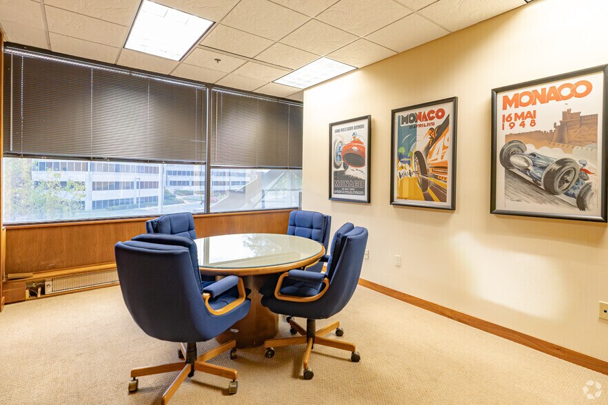 More Photos Of 250 S Executive Dr, Brookfield Office For Sale