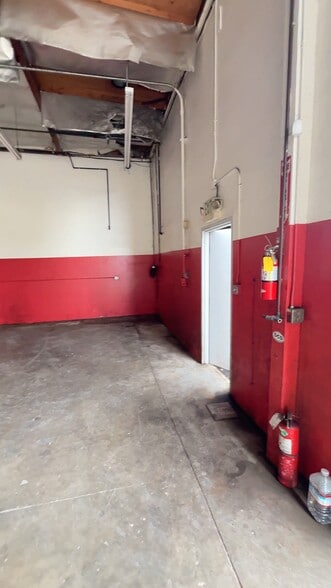 Primary Photo Of 2416 Whipple Rd, Hayward Auto Dealership For Lease