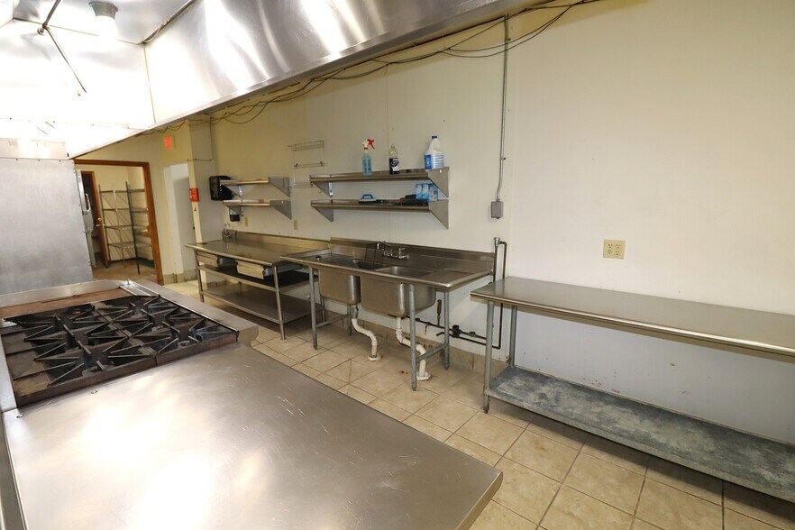 More Photos Of 30580 Hwy 2, Ashland General Retail For Lease