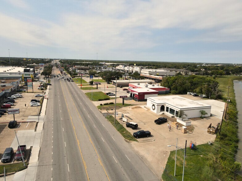 More Photos Of 3310 Palmer Hwy, Texas City Bank For Lease