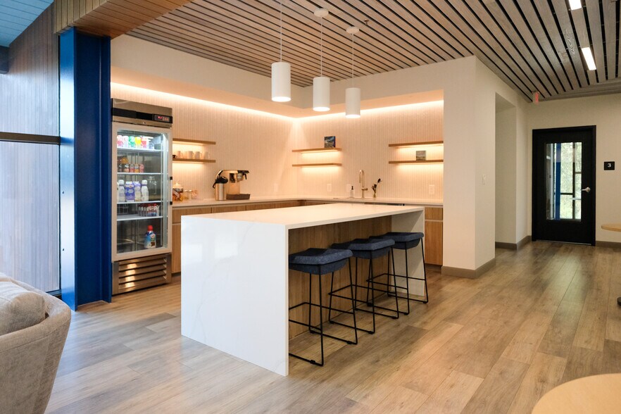 Primary Photo Of 320 Wingo Way, Mount Pleasant Loft Creative Space For Lease