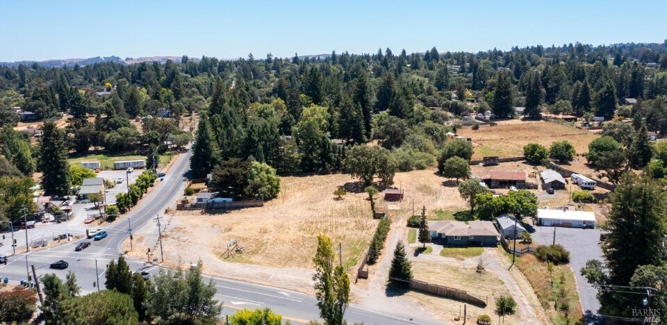 More Photos Of 1794 Hwy 116 S 1794 Hwy 116 S, Sebastopol Flex For Sale