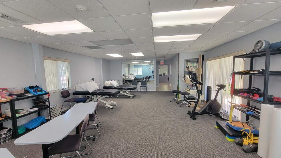 More Photos Of 2831 Ringling Blvd, Sarasota Medical For Sale