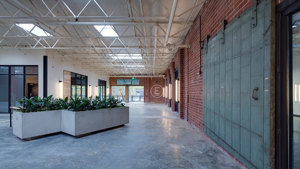 More Photos Of 1175 Chattahoochee Ave NW, Atlanta Office For Lease