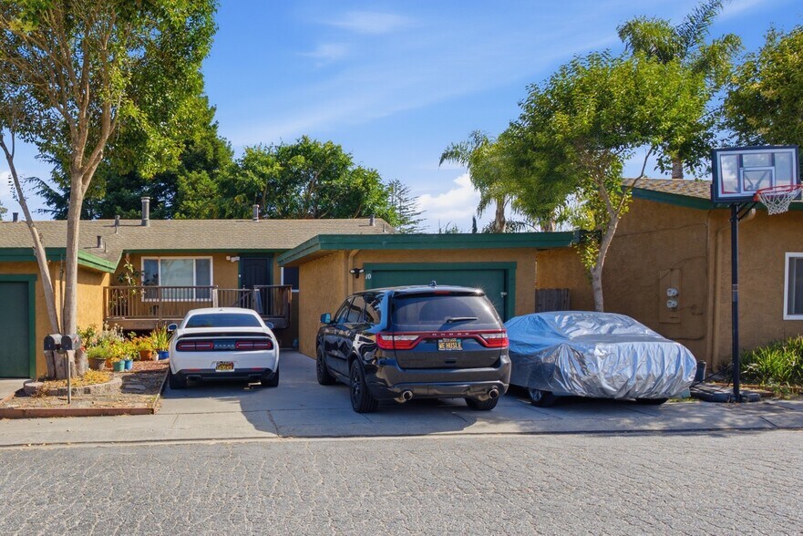 More Photos Of 1584 Chanticleer Ave, Santa Cruz Apartments For Sale