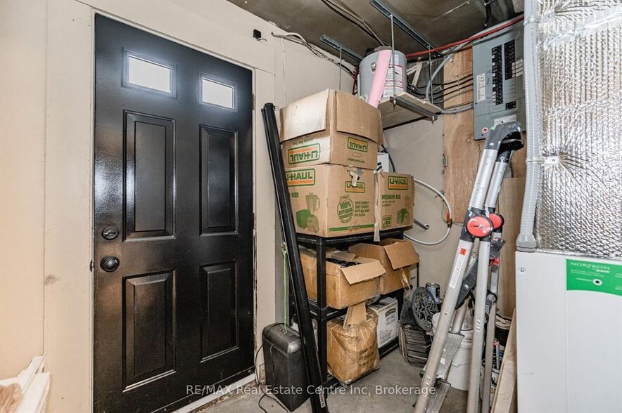 More Photos Of 150 Main St, Erin Storefront For Sale