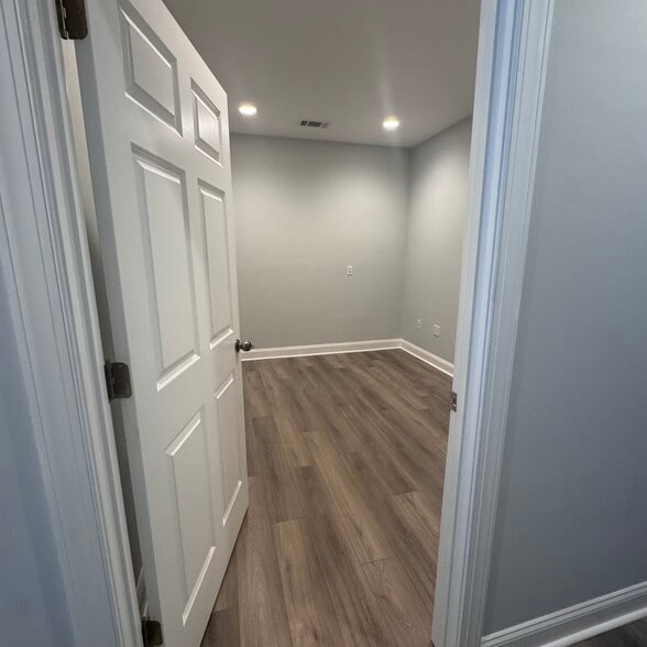 More Photos Of 452 Browns Cove Rd, Ridgeland Flex For Sale