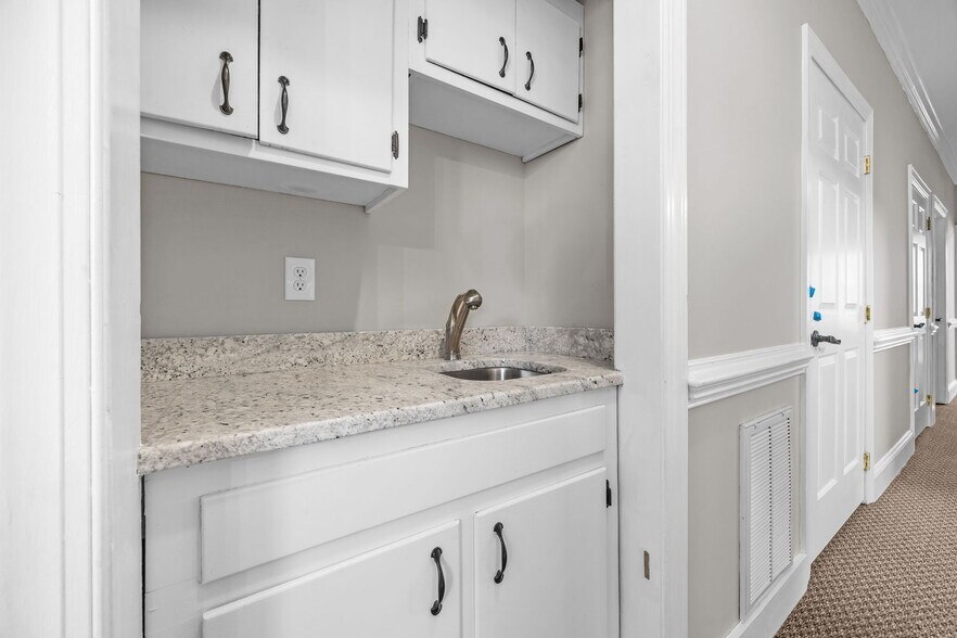 More Photos Of 124-134 Wind Chime Ct, Raleigh Office For Lease