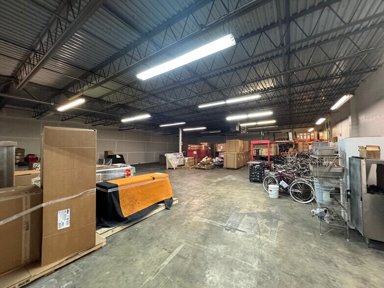 More Photos Of 4432 Ardmore Ave, Fort Wayne Manufacturing For Lease