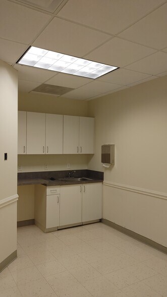 More Photos Of 2237 N Commerce Pky, Weston Office For Lease
