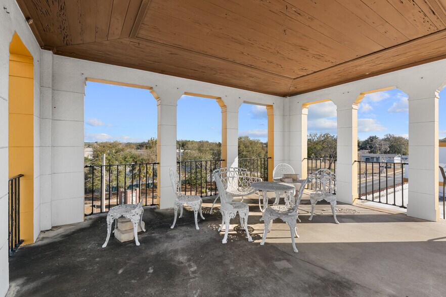 More Photos Of 939 N Magnolia Ave, Ocala Freestanding For Sale