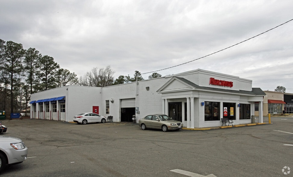 More Photos Of 7507 W Broad St, Richmond Auto Repair For Lease